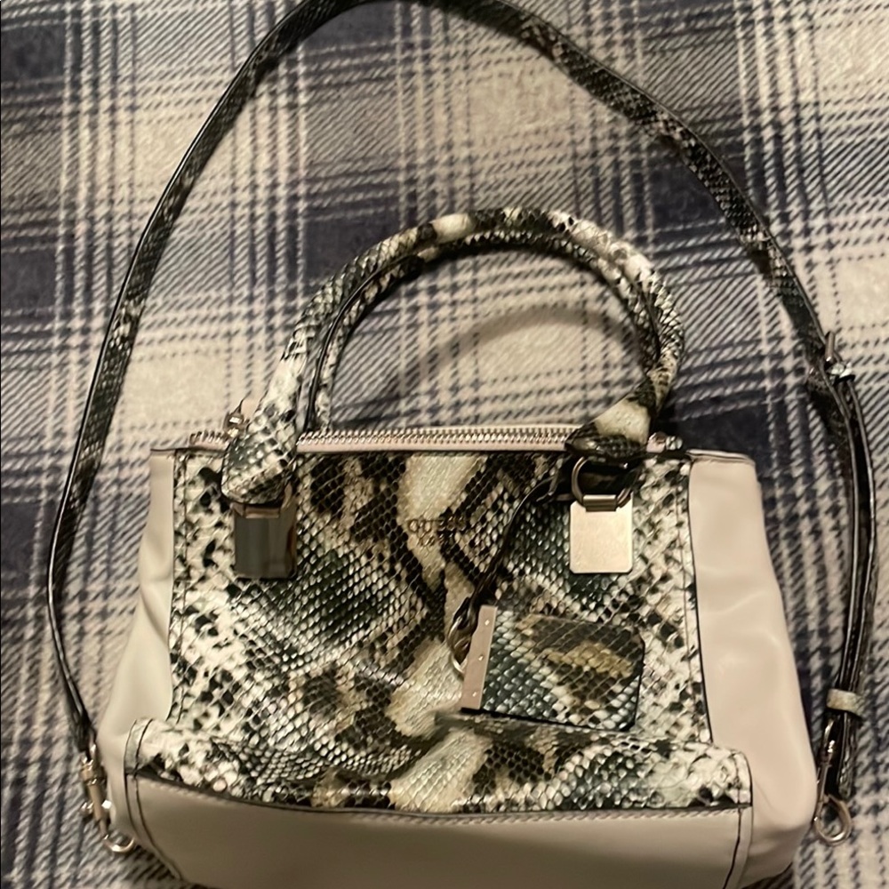 Guess White and Black Shoulder Bag with Structured Design and Mixed Patterns